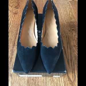 NWT Scalloped heel